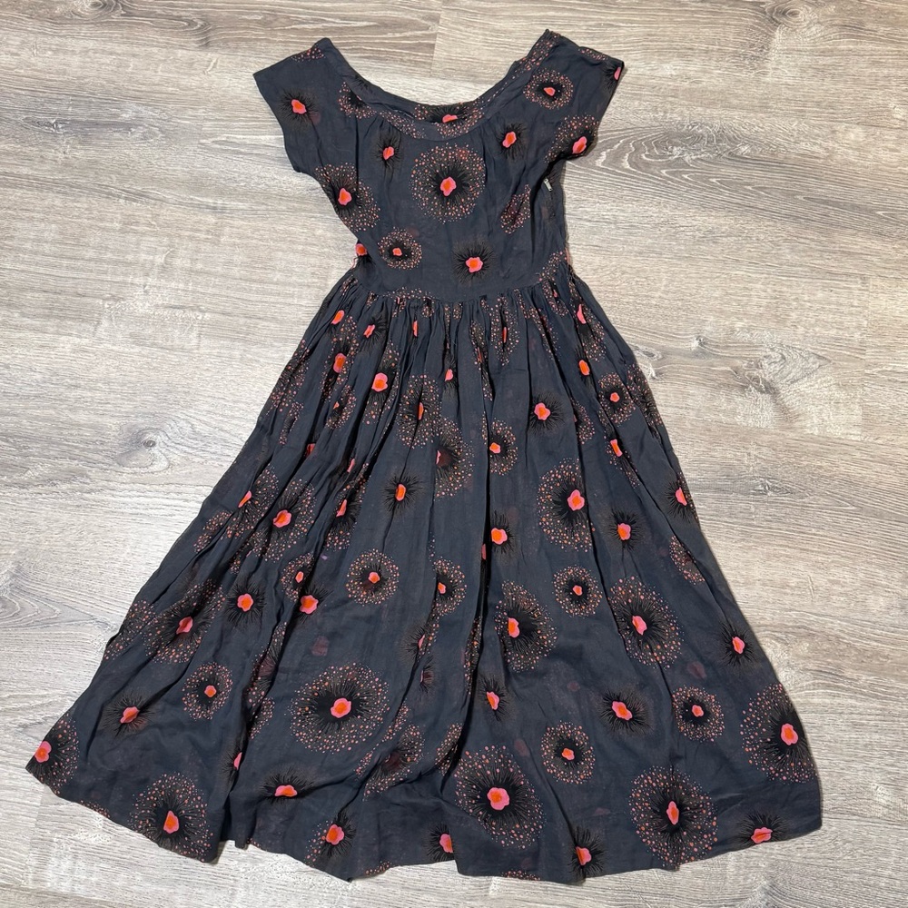 1940s Novelty Print Day Dress | Black & Coral Atomic Floral Vintage Swing Dress